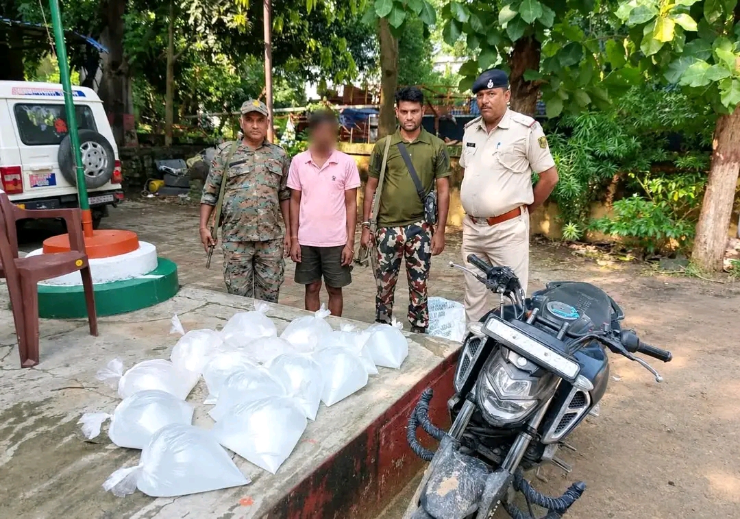 हसपुरा_पुलिस ने रविवार को पंचरुखिया बाजार के पास नहर के समीप कार्रवाई की।